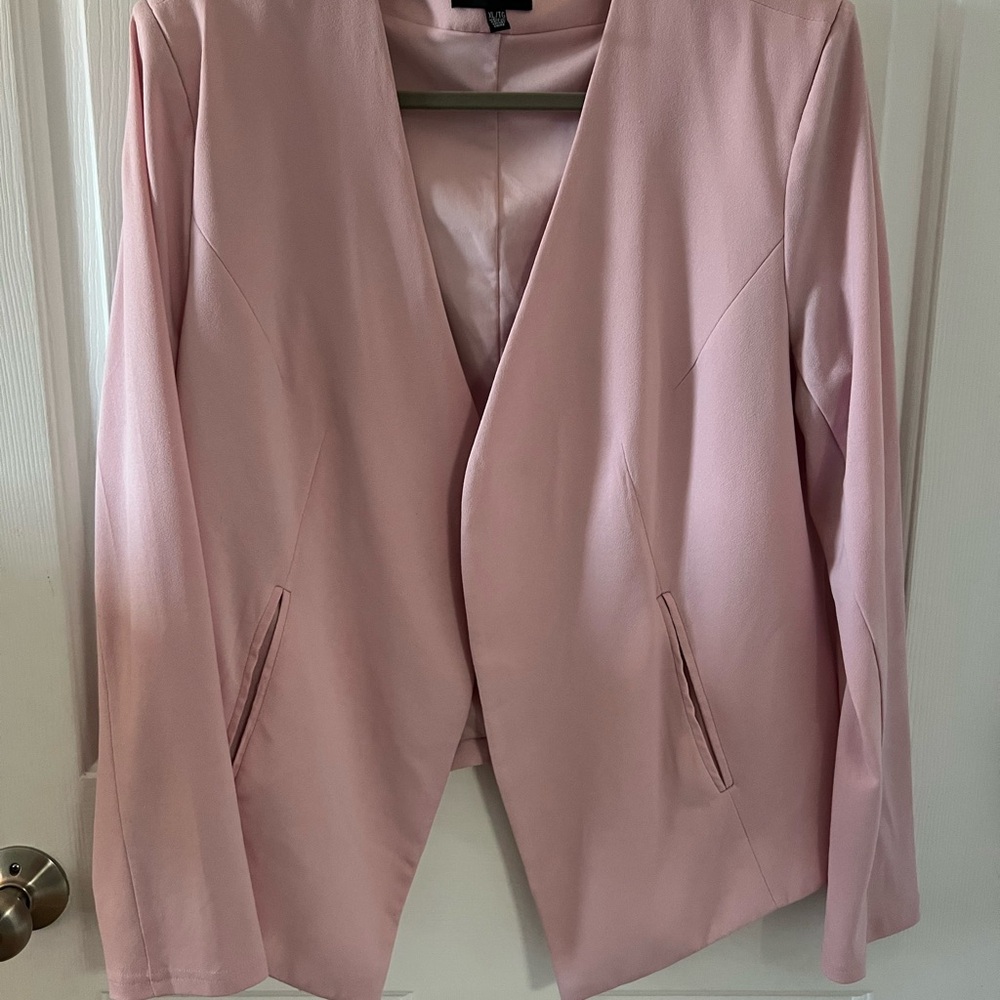 Chic Women's Pink Blazer